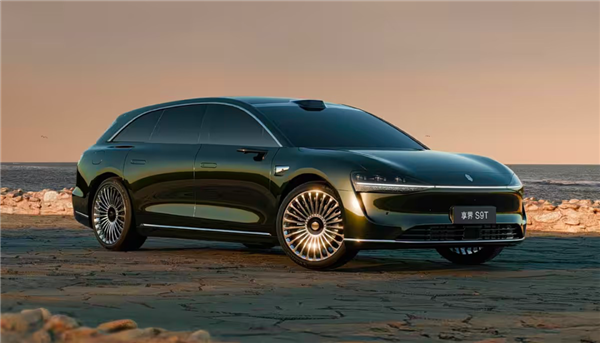 余承東再聊為什么堅持做旅行車 詩與遠方的勝利