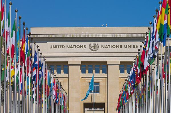 委内瑞拉副总统代行总统职权 罗德里格斯宣誓就职