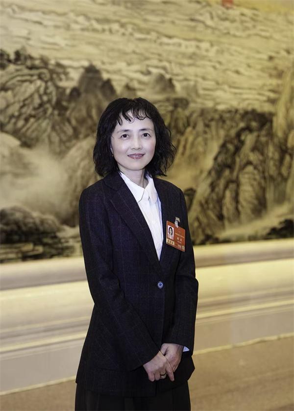 建议适老化药品说明书成强制标配 让老年人用药更安心