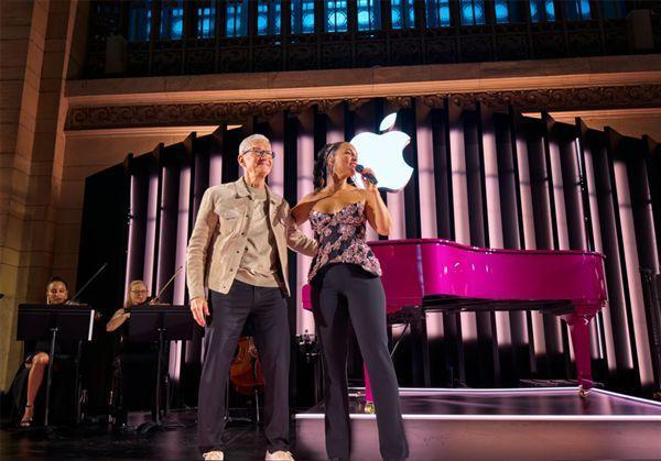 成都太古里AppleStore彩排曝光 李宇春或将现身庆祝