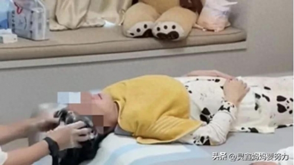 女子听信科学坐月子落下月子病