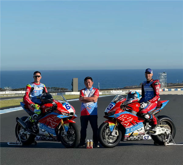 赛事夺冠后张雪机车门店客户不断