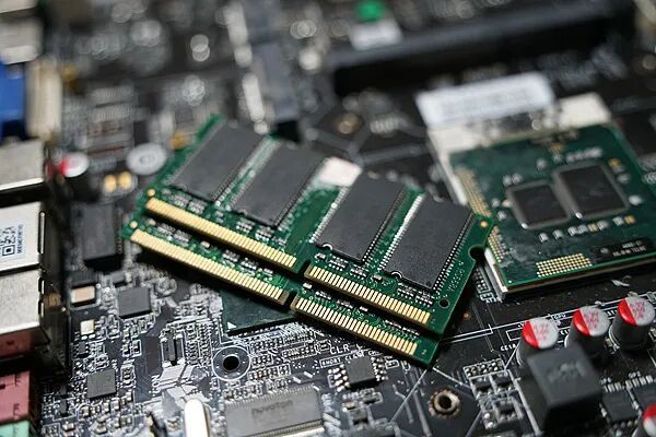 16G内存降到了700元