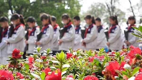 这锦绣河山 我们替您守护 铭记历史缅怀先烈