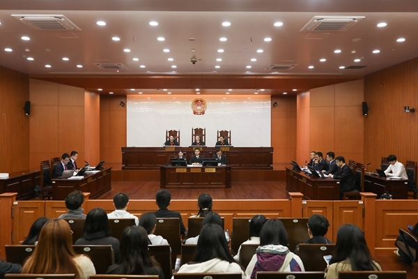 全国首例AI流量劫持案索赔一个亿