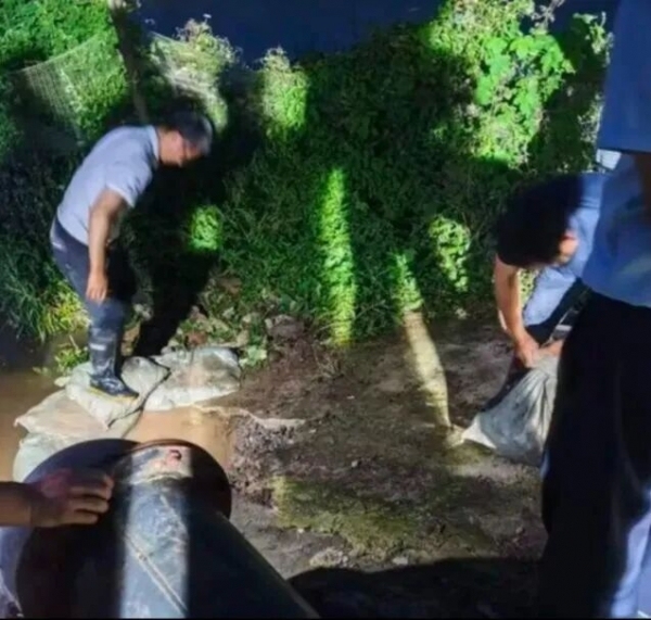 我水性好，我先下！軍人休假遇突發(fā)管涌跳水排查5小時(shí)