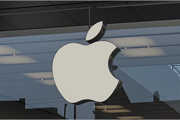 折叠屏iPhone外观实锤了 配件厂商提前曝光保护壳