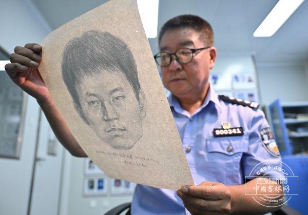 民警比对画像抓获逃亡20年命案嫌疑人 画笔下的真相