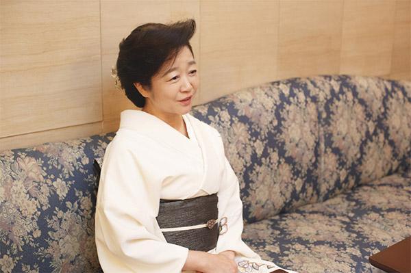 长期经营夜店女子任日财务大臣政务官