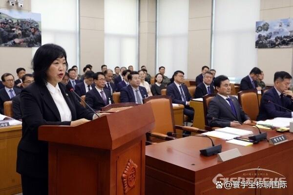 韩多名议员提议研究女性征兵制 性别平等还是人口危机?