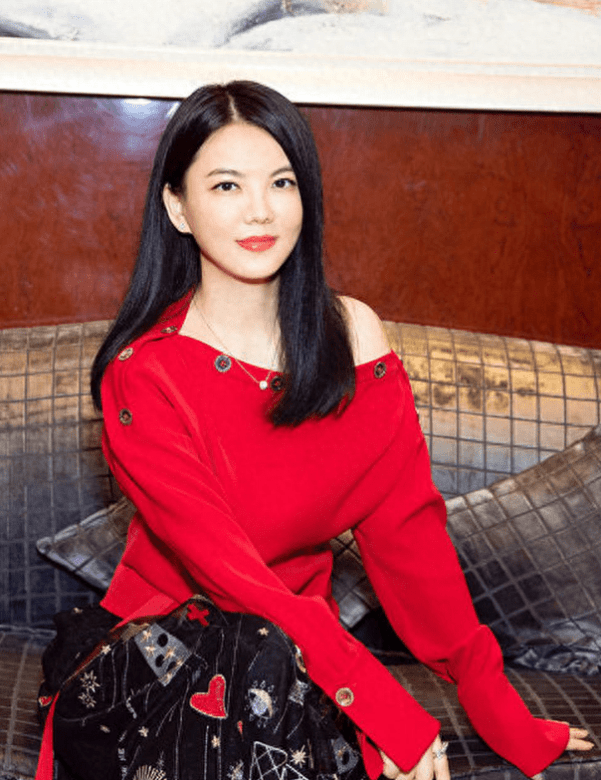 47岁李湘官宣退休：离婚、单身，钱多到花不完_新闻频道_中华网