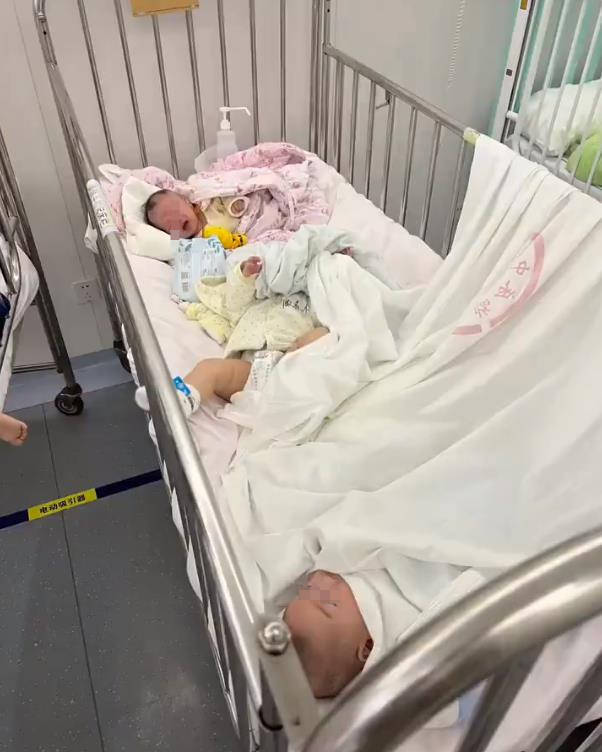 上海隔离点小宝宝现状：一人一床 医护人员全程陪护