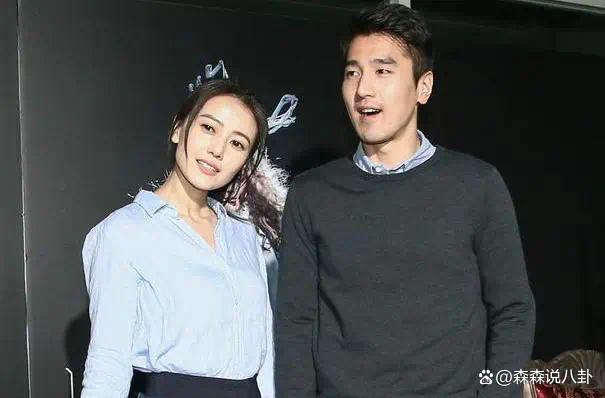 高圆圆赵又廷回台探亲当街接吻举止像热恋中情侣3