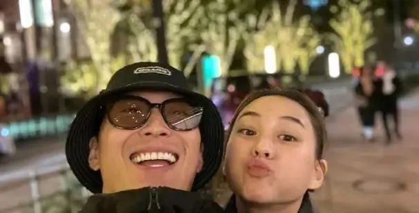 竇驍卡點(diǎn)給何超蓮慶生 甜蜜互動(dòng)辟謠婚變