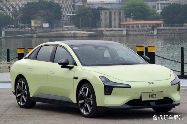 小鹏MONA M03实车曝光 年度改款亮点多