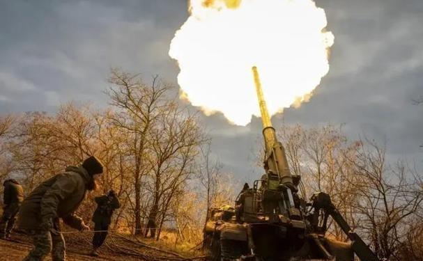 乌承认前线俄乌炮弹比例已达10比1 弹药短缺困局与国际援助之急