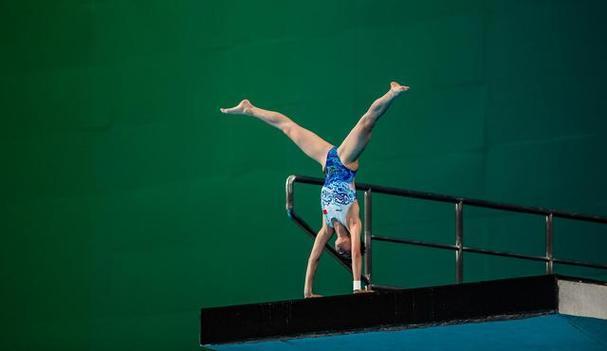 练俊杰生日当天战全运 跳水新星的辉煌时刻