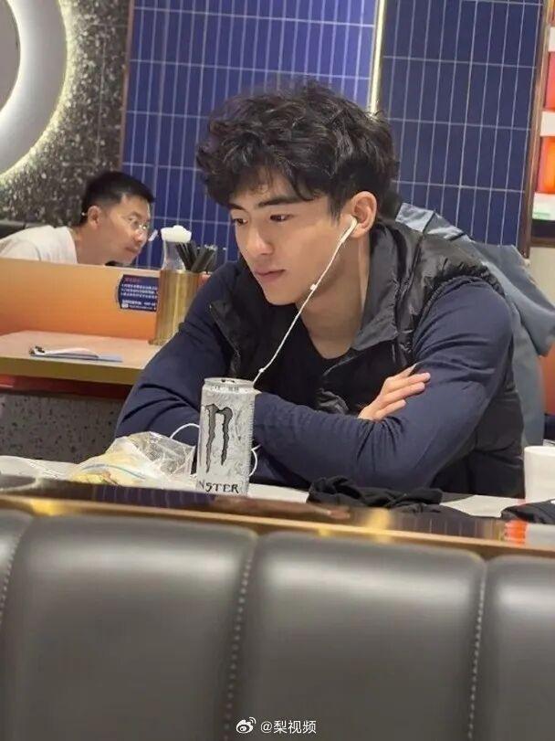曝张柏芝安排大儿子提前返港陪谢贤
