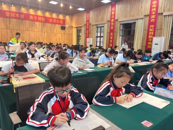 老河口市：上好一堂“书画大赛里的思政课”