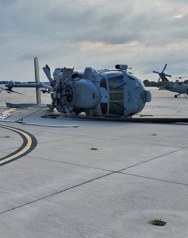 7月26日雷暴横扫弗吉尼亚州诺福克海军基地，高速气流掀翻和损坏了5架MH-60S骑士鹰、1架MH-60R海鹰和4架MH-53E海龙，损失惨重。