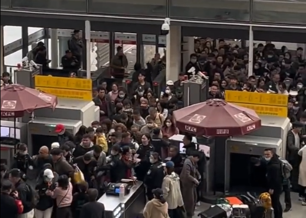 网传视频截图