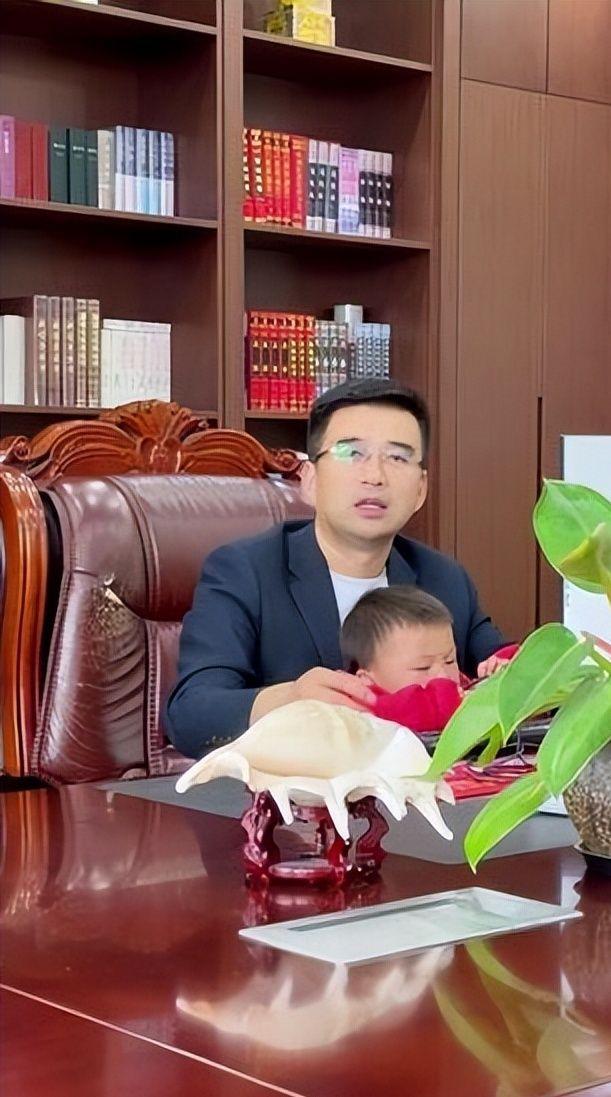 浙江女子因不想浪費(fèi)丈夫基因,，結(jié)婚13年生9個娃，只為湊齊12生肖 家庭與事業(yè)的雙重奮斗