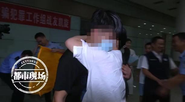 求职服务员被骗至柬埔寨 获救人员讲述被骗经历
