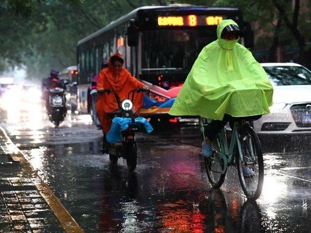 北京今天午后有明顯降雨,出行注意安全 暴雨藍(lán)色預(yù)警發(fā)布