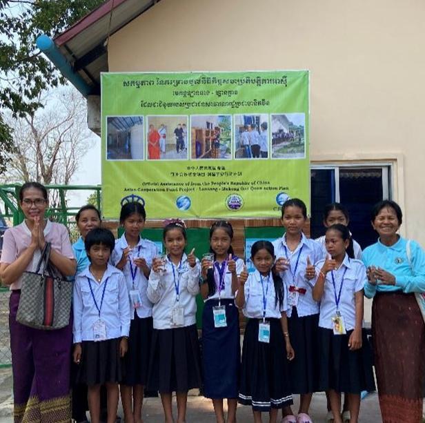 中国期间让老挝农村用上宽心水