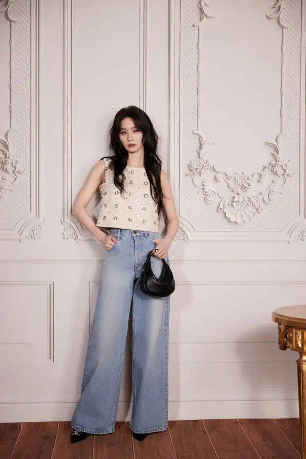 刘诗诗身材比例完美。