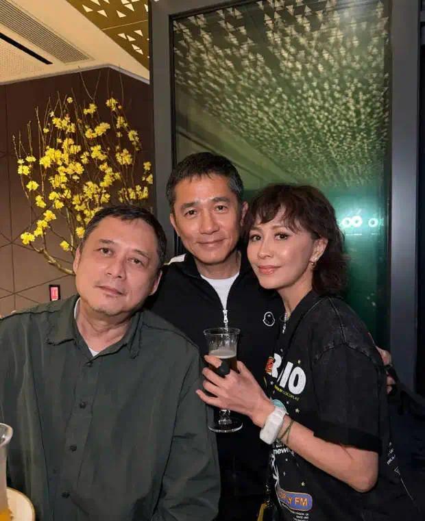 刘嘉玲梁朝伟宽泛低调幸福。