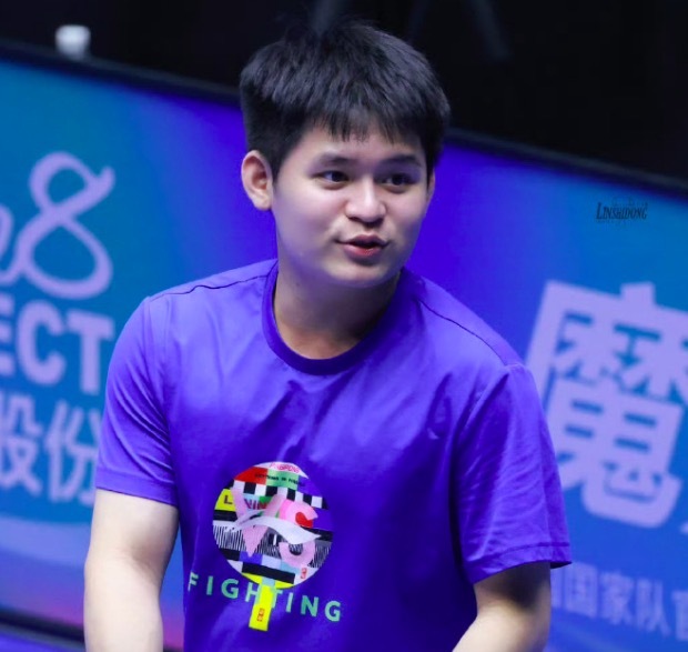 主管教练谈林诗栋性格 是个快乐的人生活中比较大条