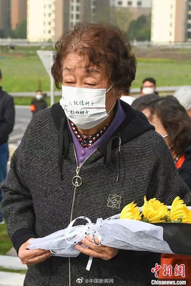 袁隆平夫人和学生带着“成绩单”去看袁老了