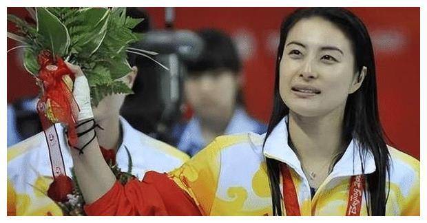 日本媒体公开批评郭晶晶 穿正装配人字拖不够尊重比赛