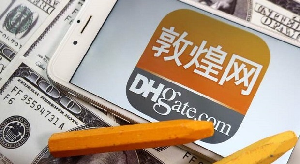 中國游客為撿相機(jī)在印尼溺亡 悲劇引關(guān)注