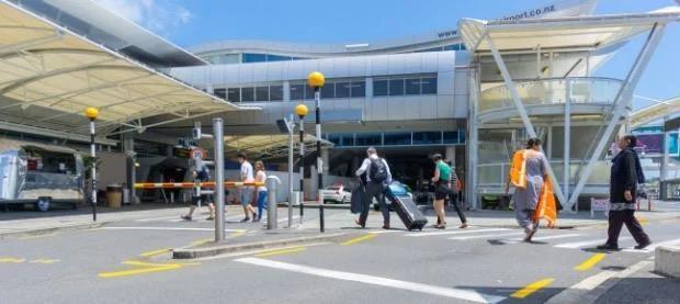 澳航一客机发出紧急呼救信号 疑似货舱起火