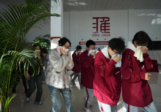 以“演”筑防 以“练”备战 西安经开区开展校外培训机构消防宣传月活动