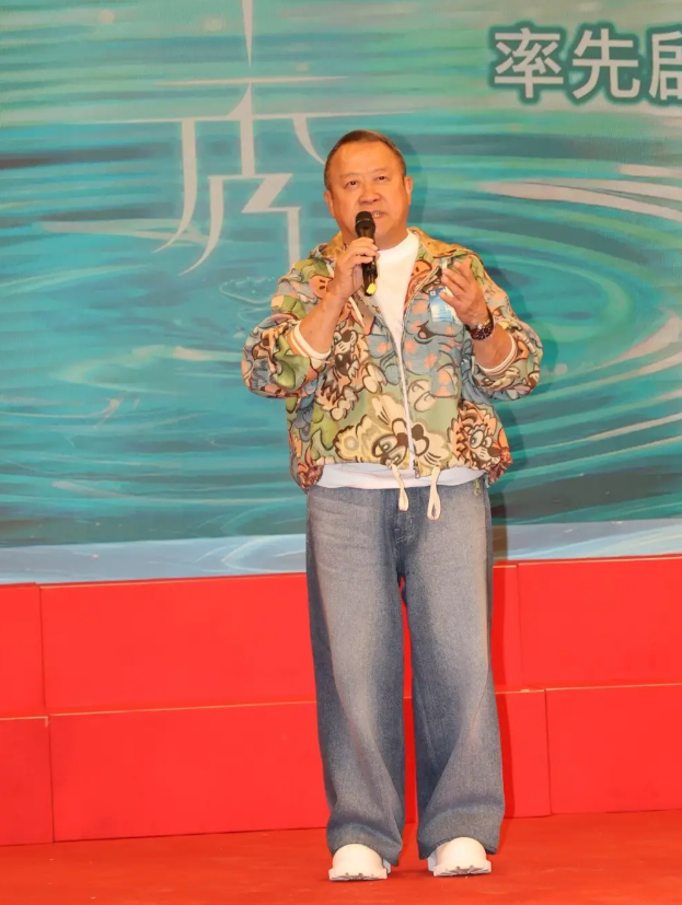 老戏骨喊话高层加薪，多位网友为TVB发声