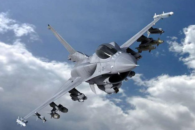 台媒：台美签F-16V侦察吊舱合约