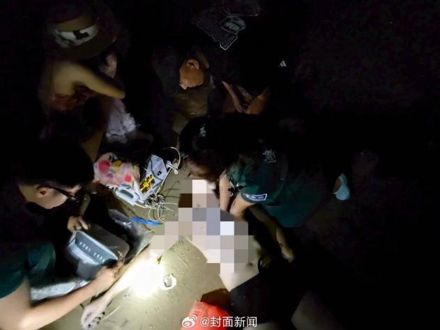 三亚溺水游客妻子崩溃大哭 悲剧现场救援接力