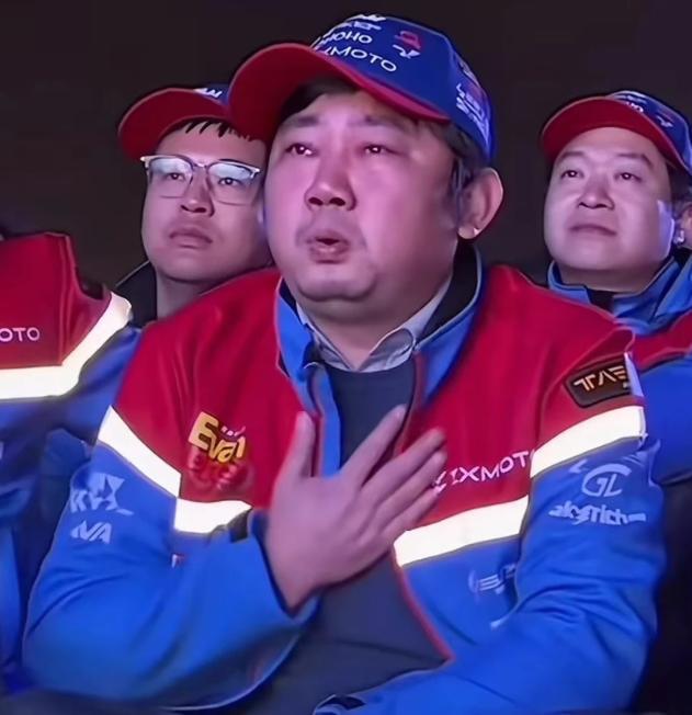 曾经的修车铺少年站上世界之巅