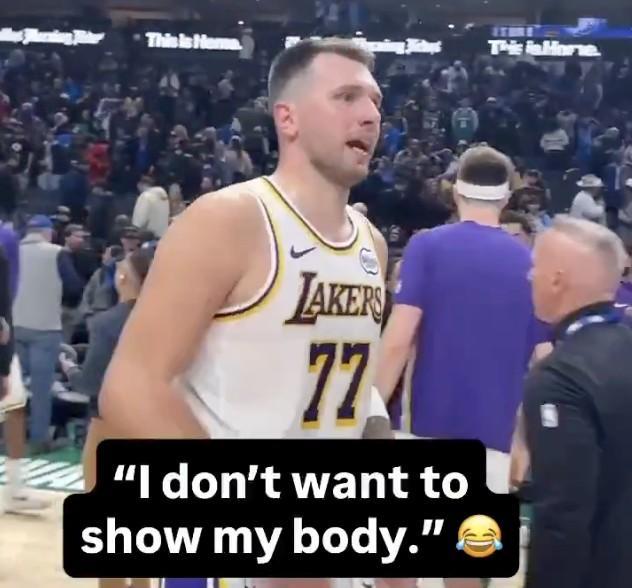 东契奇拒绝当众交换球衣：不想露身体