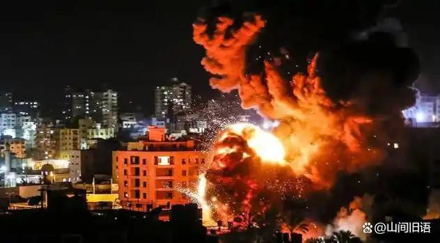 伊朗首都德黑兰北部发生爆炸 城市上空泛起橙色微光