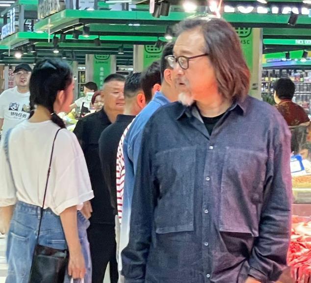 何炅谢娜黄磊逛菜市场 吴昕，李维嘉，杜海涛都没有一同前来
