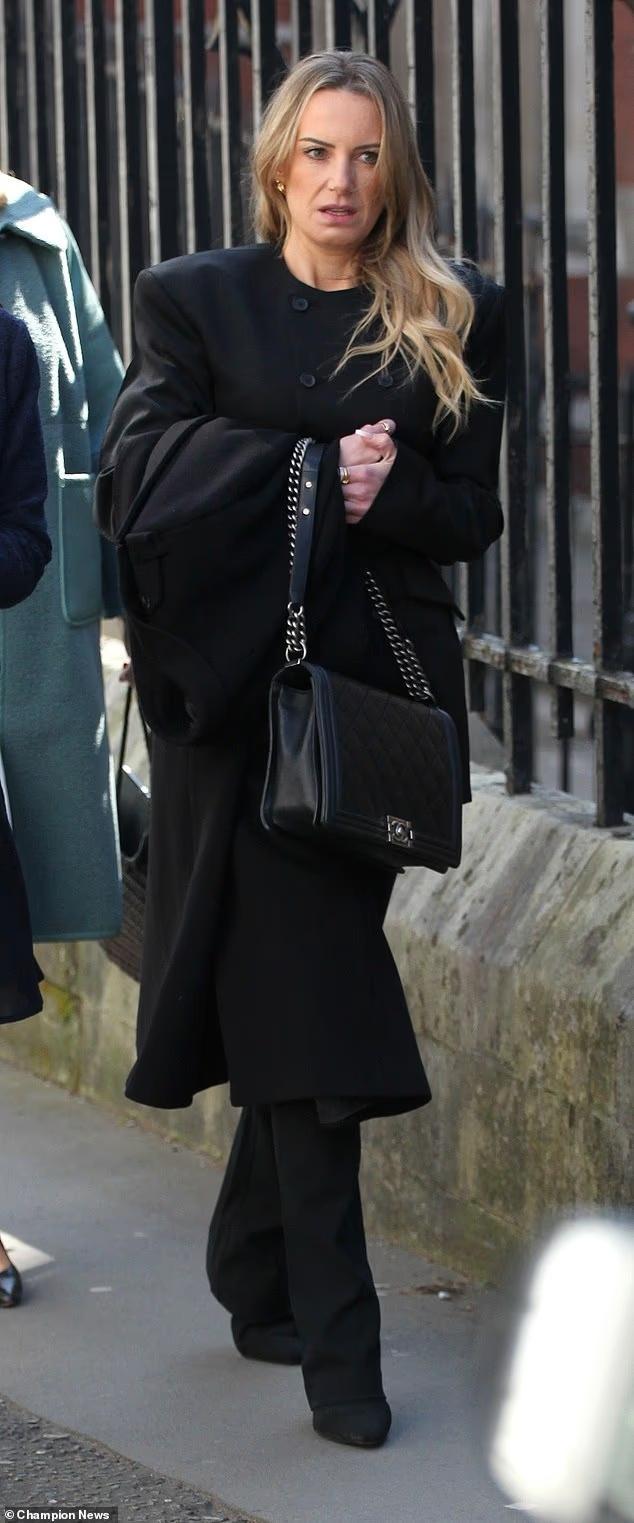 男子與富婆離婚嫌錢少指責(zé)性別歧視 財(cái)產(chǎn)分割再審引發(fā)關(guān)注