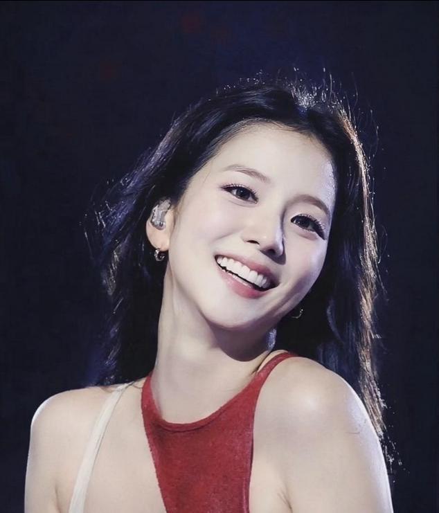 曝金智秀的哥哥家暴 再次卷入争议风波