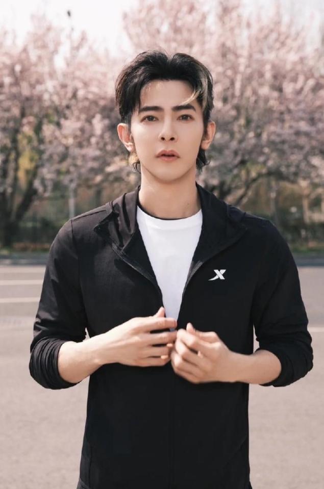 汪东城发文悼念于朦胧 娱乐圈痛失英才