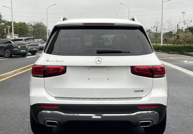 当年新车30多万，如今13.98万的奔驰 GLB怎么样？