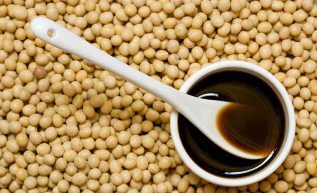 酱油是“害人油”,吃多会致癌?瓶身有这4个字,再不停用酿大祸