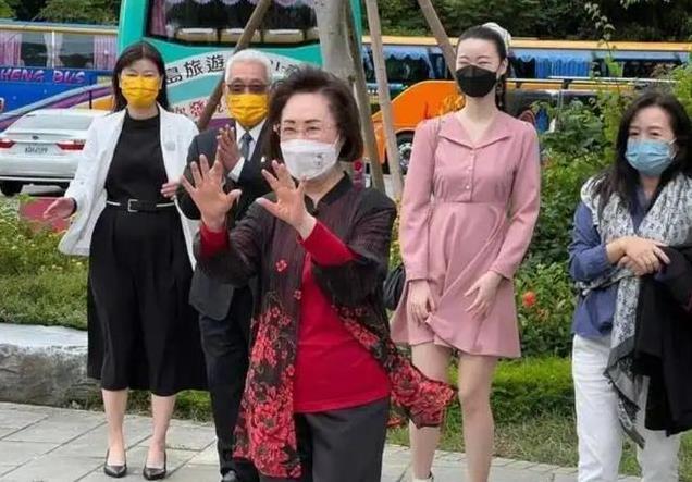 作家琼瑶轻生离世！留下129秒的告别视频，遗书中鼓励年轻人奋进